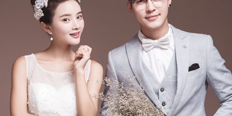 Tạo dáng chụp ảnh cưới phong cách hàn quốc